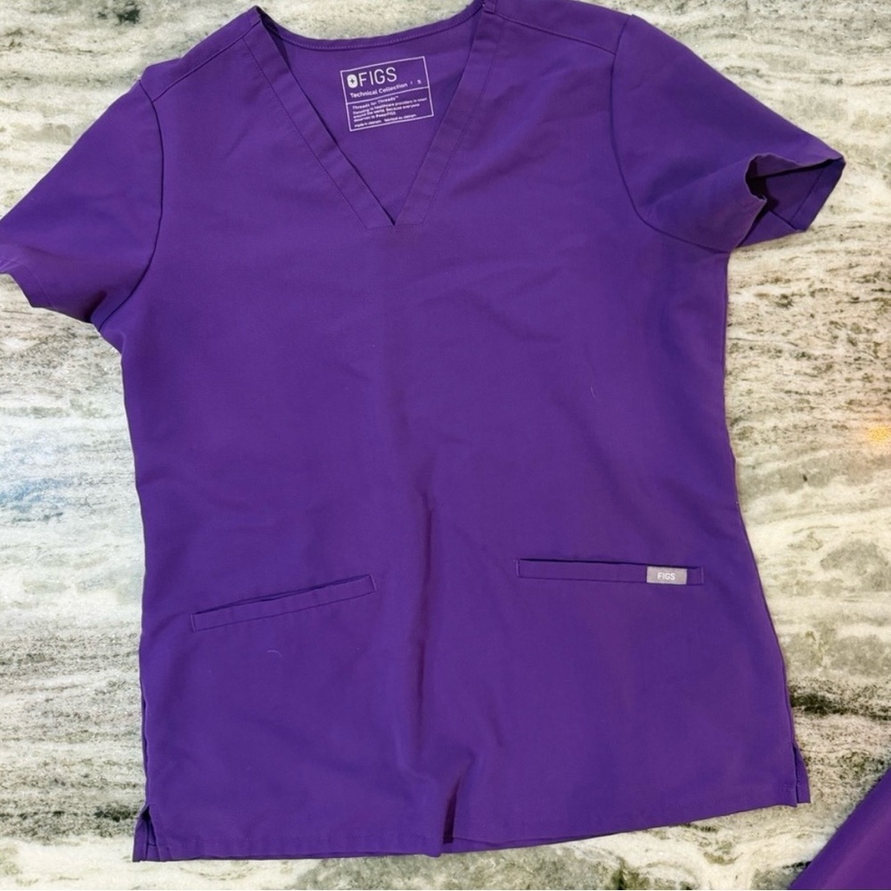 FIGS Women's Purple V-Neck Scrub Top